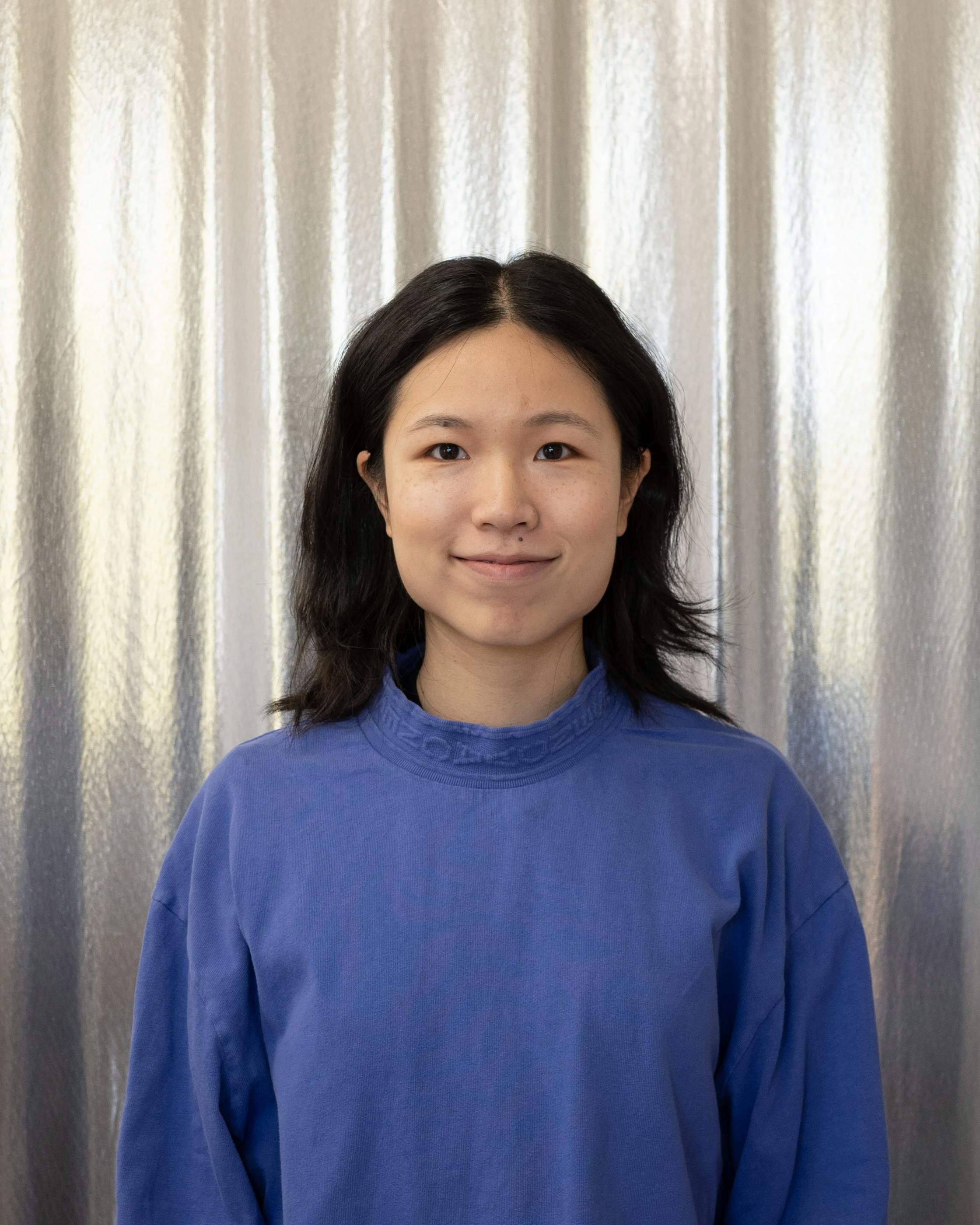 Portrait of artist Tiantian Lou.